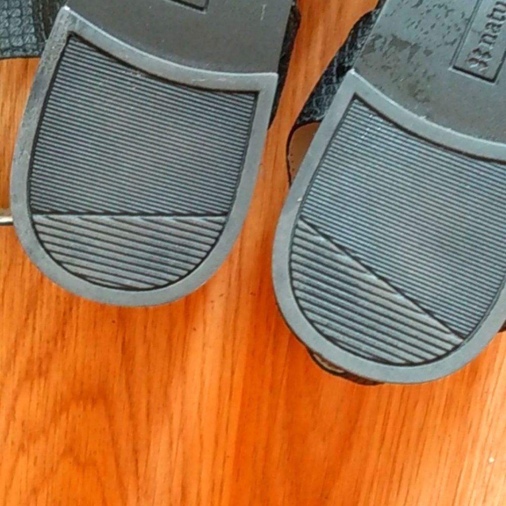 Sandals - Picture 3 of 9